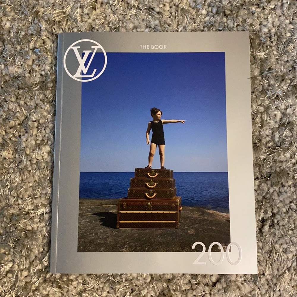 💛LOUIS VUITTON: BOOK 200